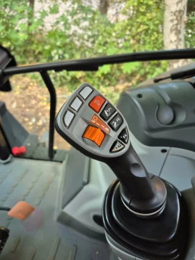 Трактор Claas ARION 420, снимка 9