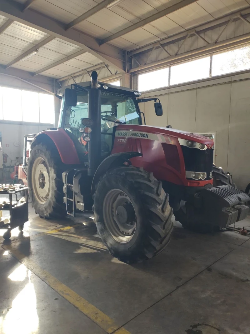 Трактор Massey 7722