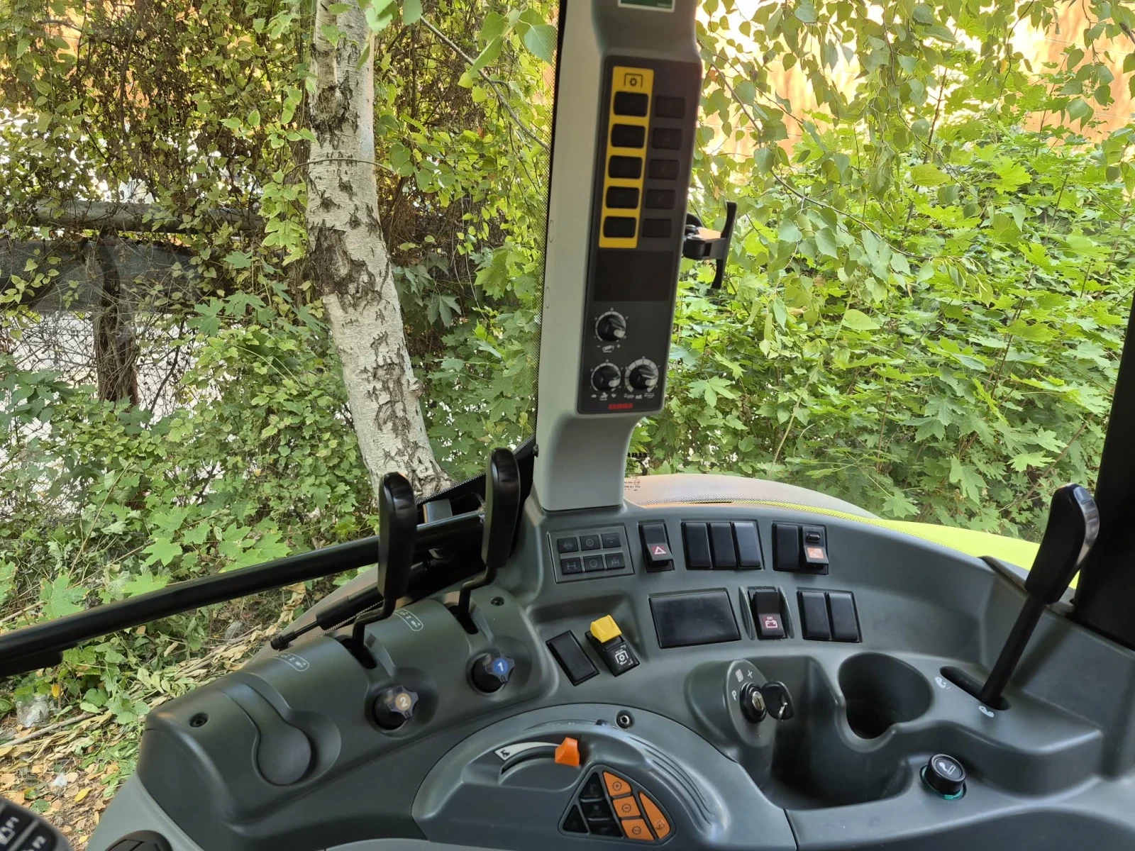 Трактор Claas ARION 420, снимка 8 - Селскостопанска техника - 56168109
