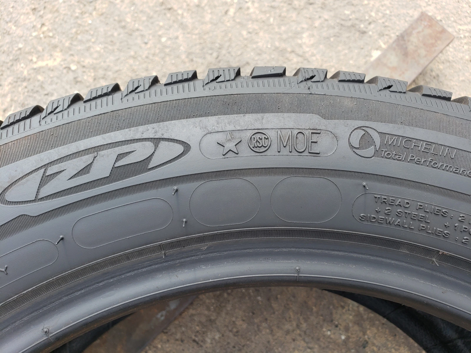 Гуми Зимни 225/55R17, снимка 8 - Гуми и джанти - 56054417