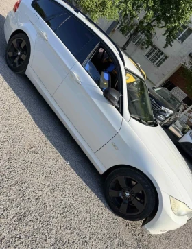BMW 318 Автомбил, снимка 2