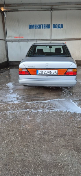 Mercedes-Benz 124 250Д, снимка 16