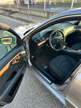 Mercedes-Benz E 320, снимка 11