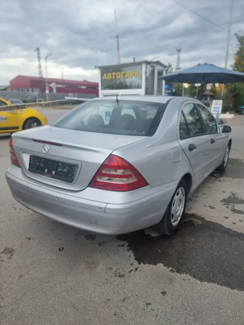 Mercedes-Benz C 200 220, снимка 2 - Автомобили и джипове - 47545174