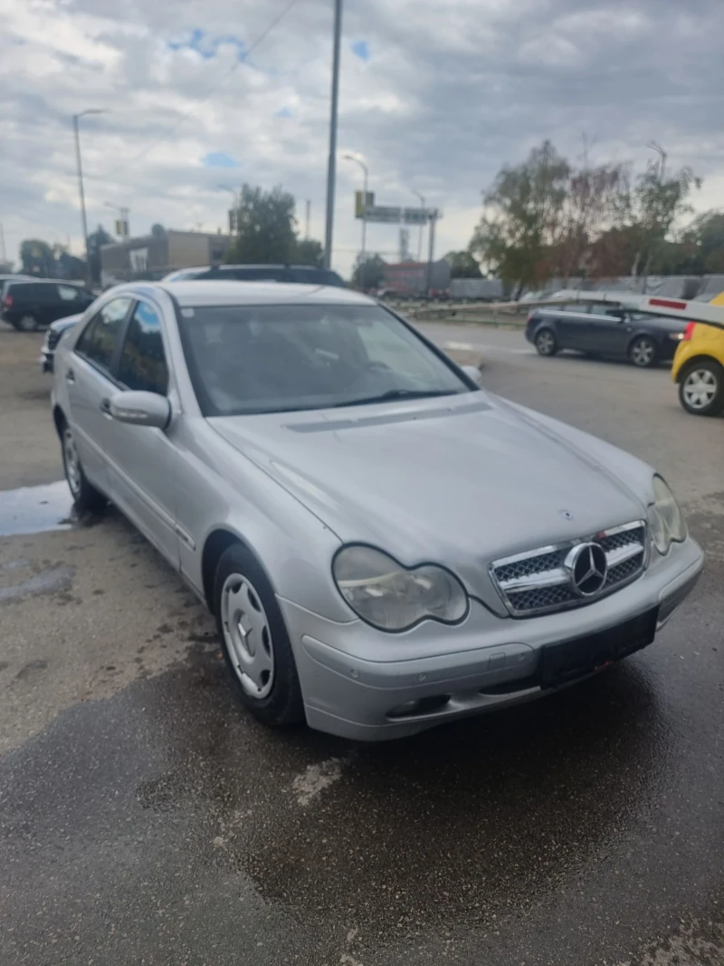 Mercedes-Benz C 200 220, снимка 1 - Автомобили и джипове - 47545174