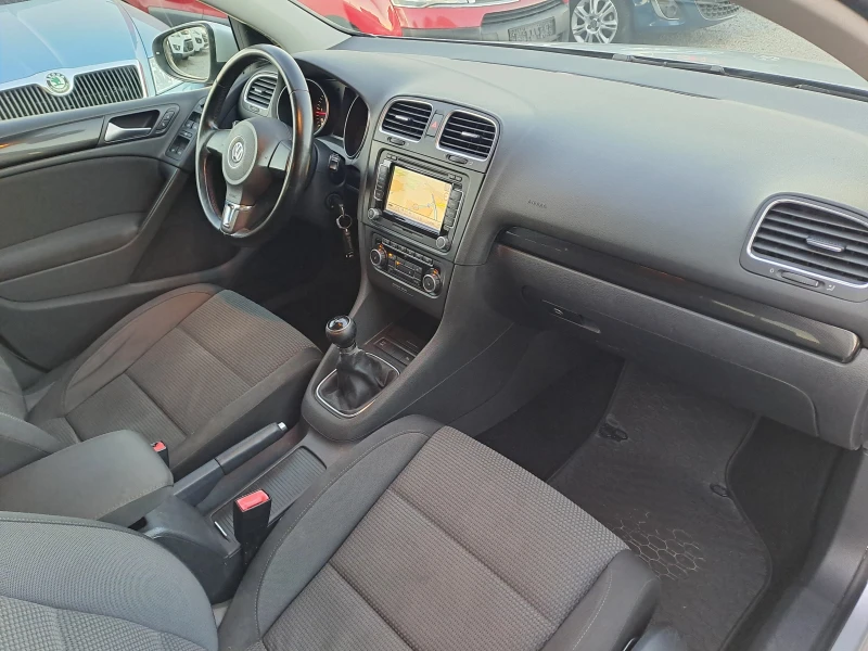 VW Golf 2.0 TDI, снимка 9 - Автомобили и джипове - 47814556