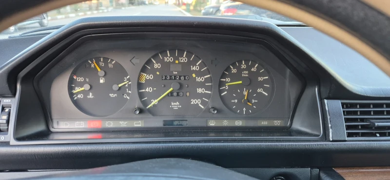 Mercedes-Benz 124 250Д, снимка 9 - Автомобили и джипове - 48635002