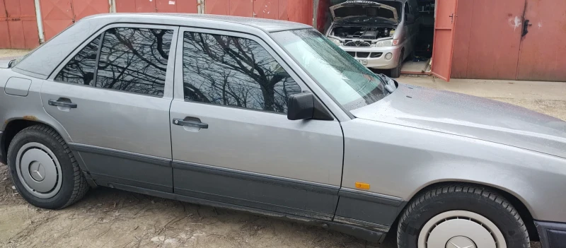 Mercedes-Benz 124 2, 0, снимка 5 - Автомобили и джипове - 51924186