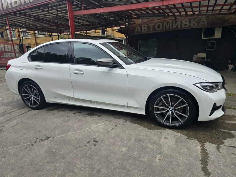 BMW 330 i Xdrive, снимка 5 - Автомобили и джипове - 52716387