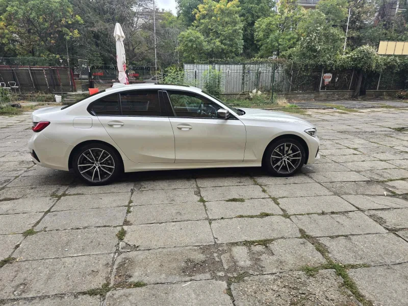 BMW 330 i Xdrive, снимка 4 - Автомобили и джипове - 52716387