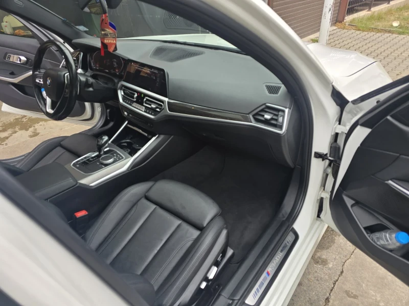 BMW 330 i Xdrive, снимка 16 - Автомобили и джипове - 52716387