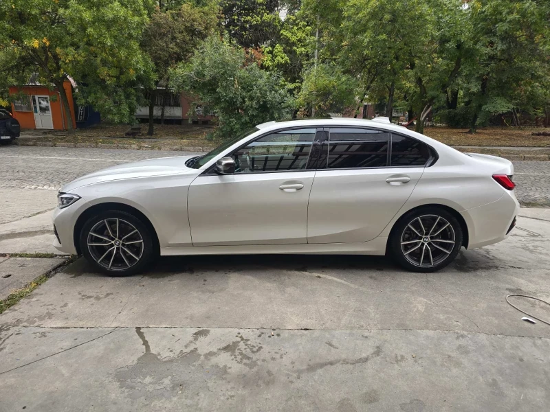 BMW 330 i Xdrive, снимка 12 - Автомобили и джипове - 52716387