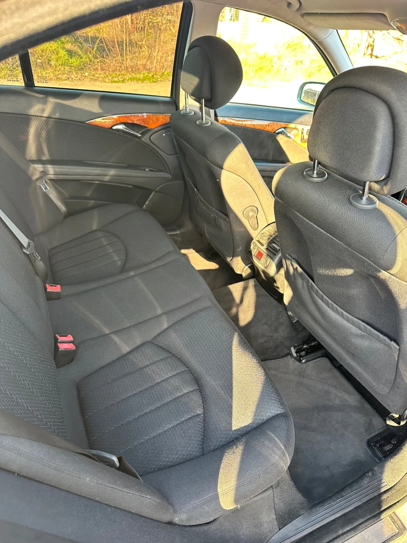 Mercedes-Benz E 320, снимка 7 - Автомобили и джипове - 52914111