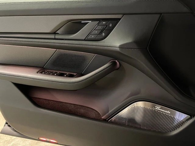 Porsche Taycan Turbo S = Carbon Interior & Exterior = Гаранция - изображение 8