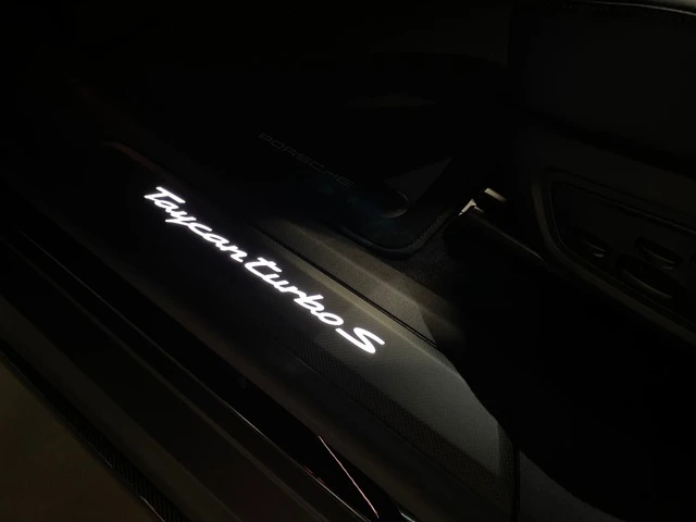 Porsche Taycan Turbo S = Carbon Interior & Exterior = Гаранция - изображение 9