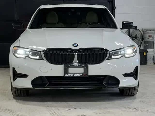 BMW 330  KEYLESS | ПОДГРЕВИ | ШИБИДАХ | CARFAX, снимка 2 - Автомобили и джипове - 53998516
