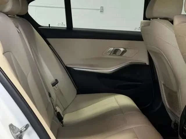 BMW 330  KEYLESS | ПОДГРЕВИ | ШИБИДАХ | CARFAX, снимка 14 - Автомобили и джипове - 53998516