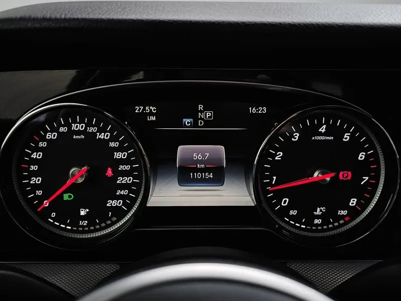 Mercedes-Benz E 300 САМО 30% АВАНС, снимка 8 - Автомобили и джипове - 56266605