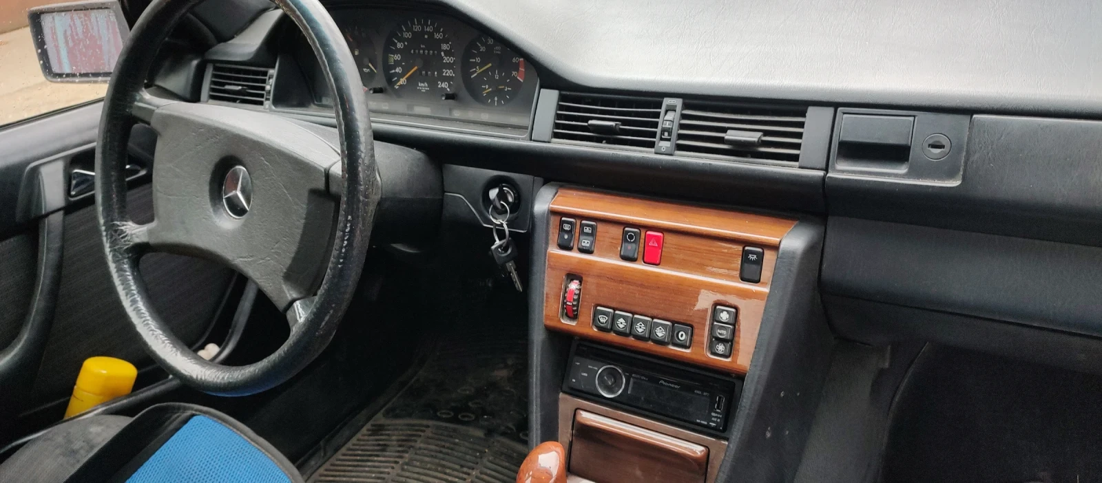 Mercedes-Benz 124 2, 0 - изображение 7