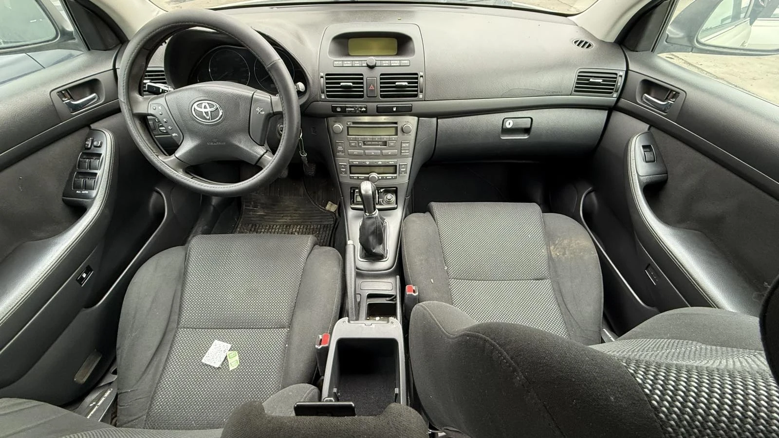 Toyota Avensis  - изображение 2