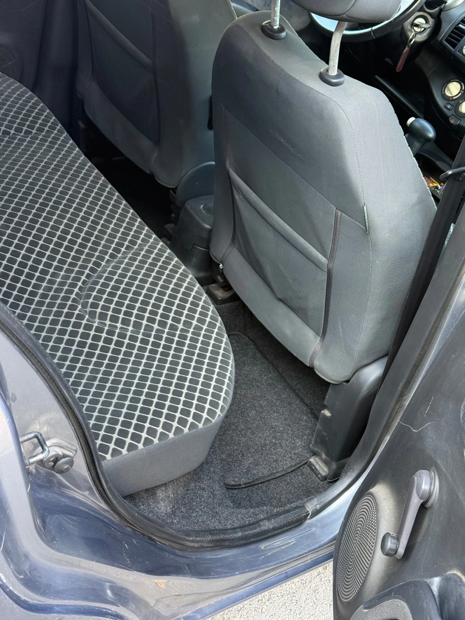 Nissan Micra 1.4 AVTOMAT - изображение 10