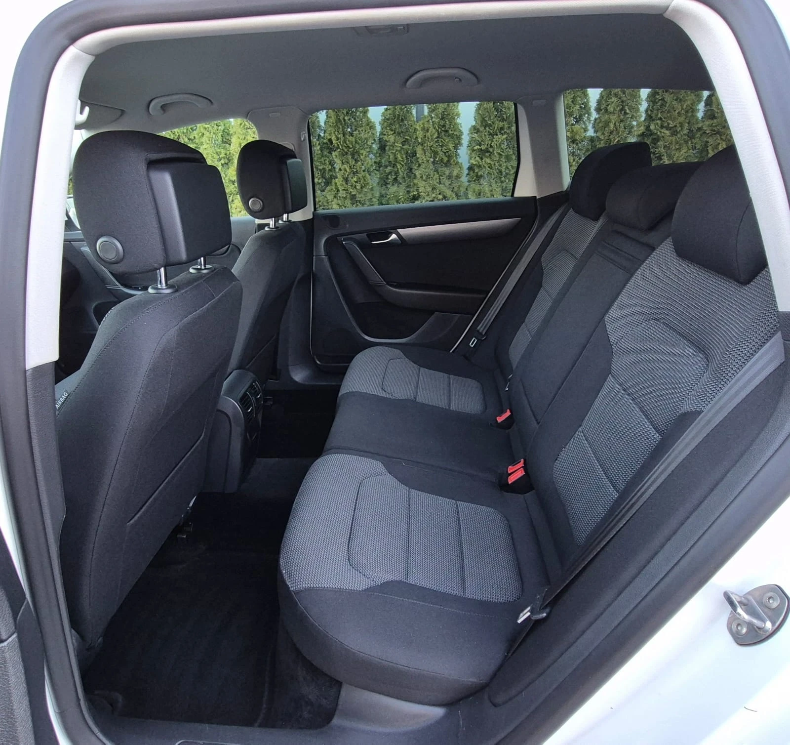 VW Passat 2.0 TDI 140, снимка 12 - Автомобили и джипове - 53833438