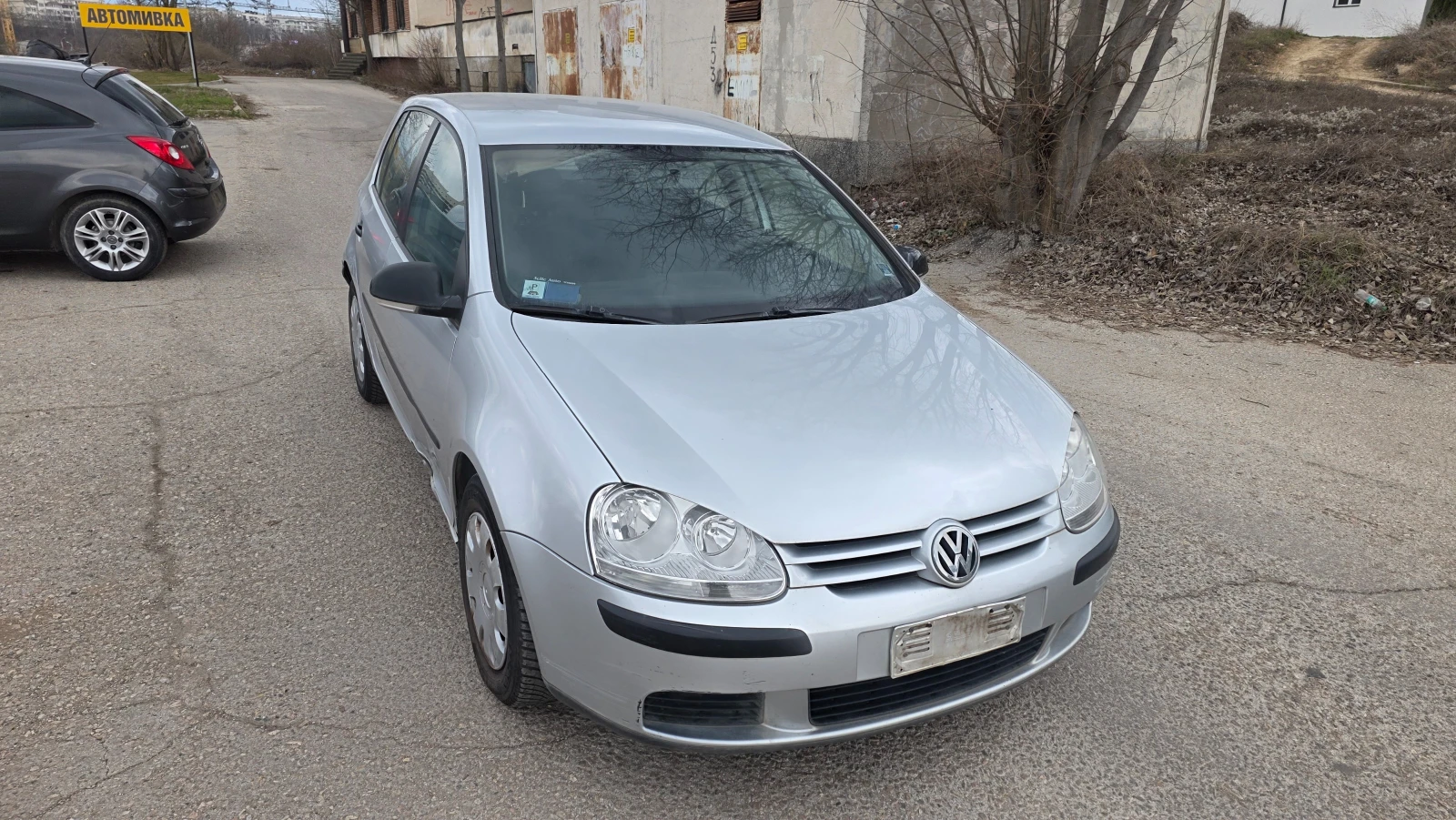 VW Golf 1.9tdi, снимка 5 - Автомобили и джипове - 53906338