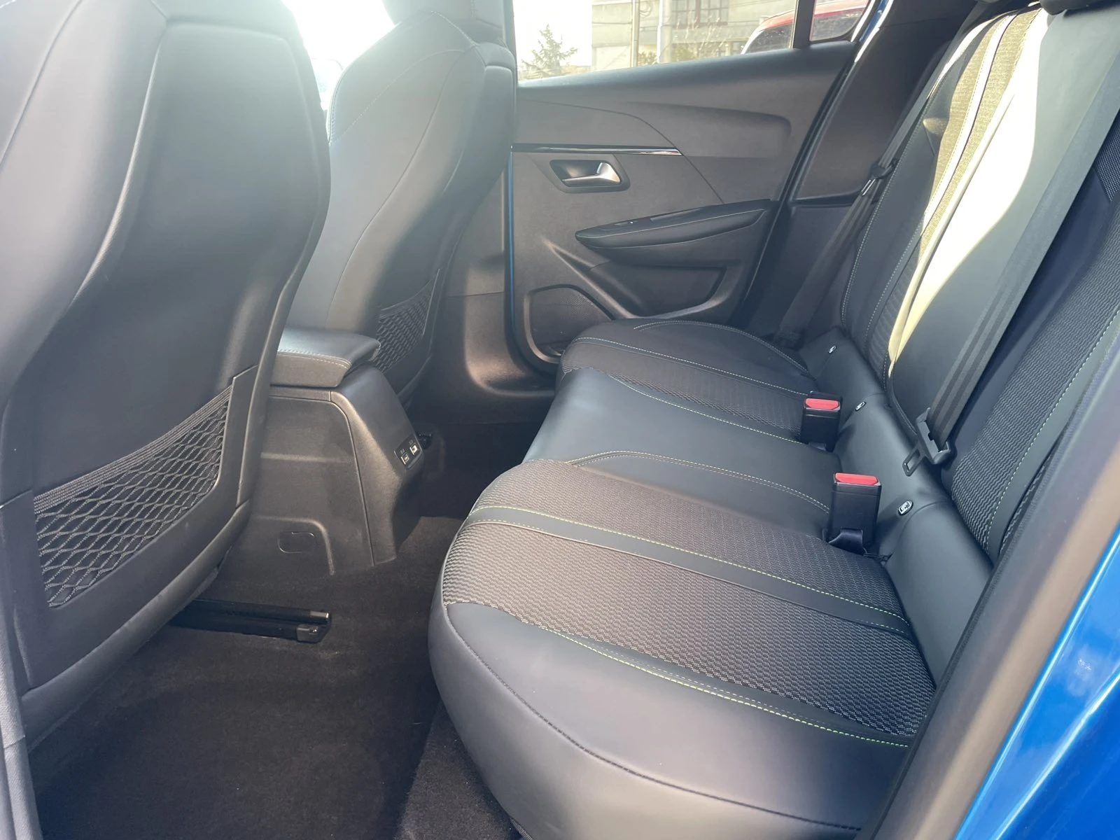 Peugeot 208 GT, снимка 17 - Автомобили и джипове - 54326487