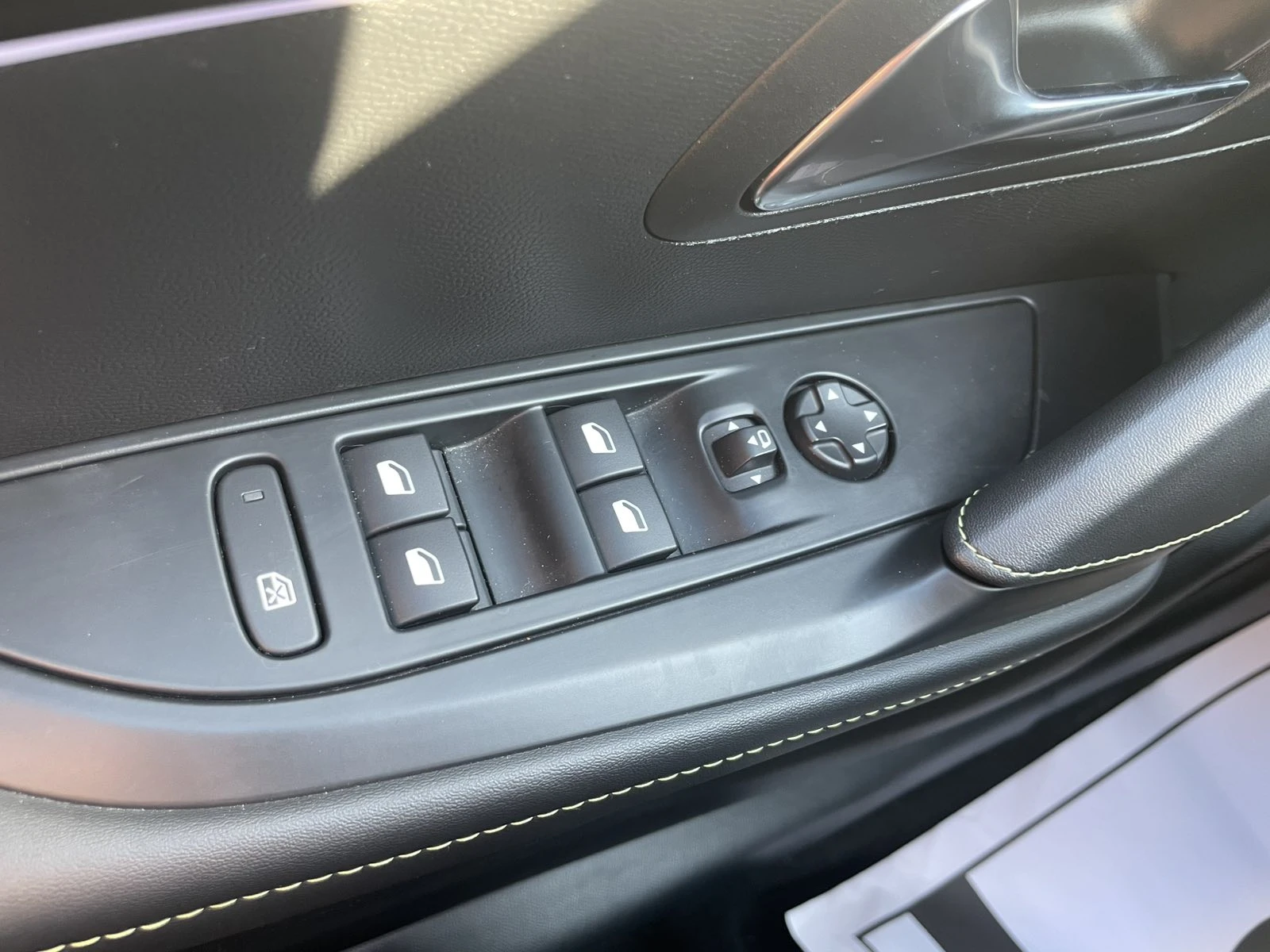 Peugeot 208 GT, снимка 16 - Автомобили и джипове - 54326487