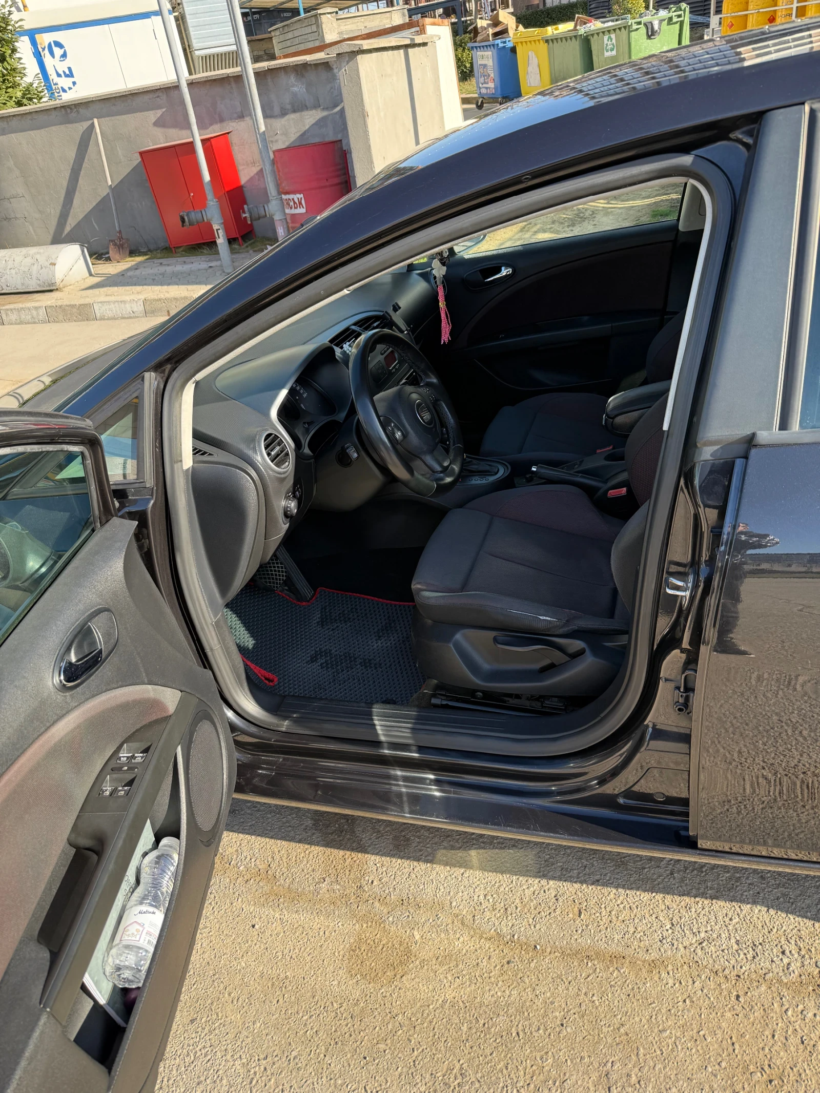 Seat Leon, снимка 14 - Автомобили и джипове - 54402981