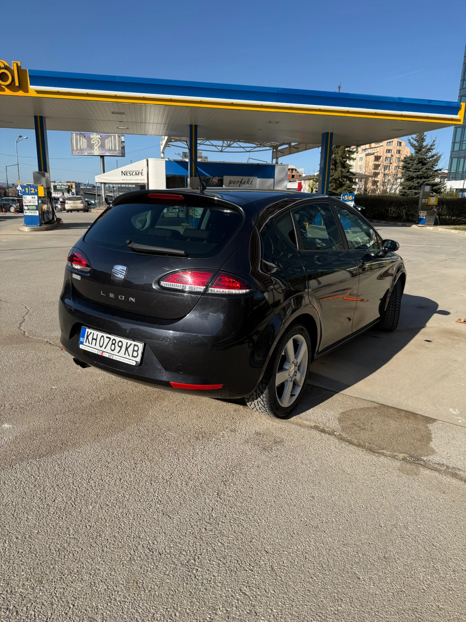 Seat Leon, снимка 7 - Автомобили и джипове - 54402981