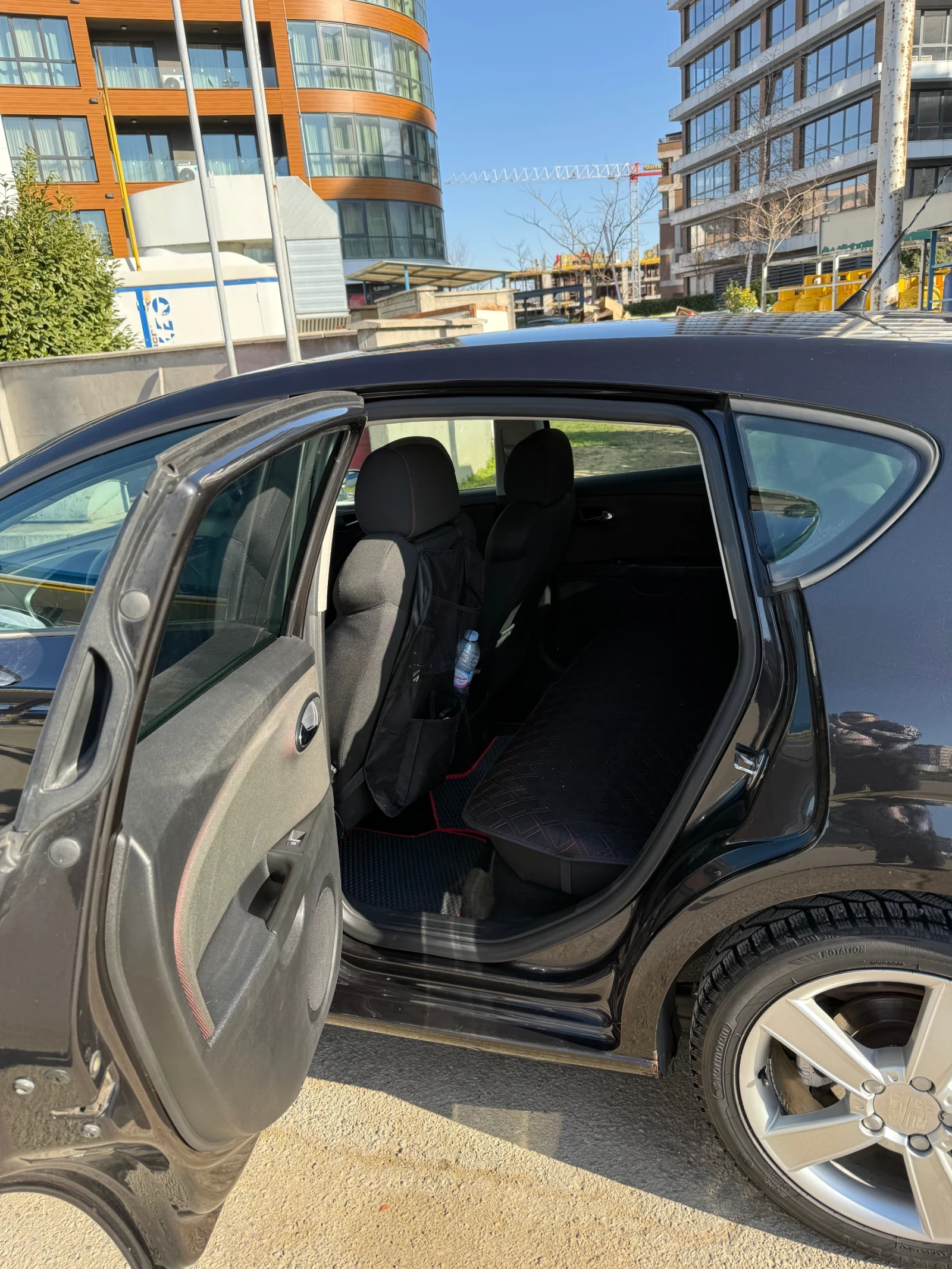 Seat Leon, снимка 15 - Автомобили и джипове - 54402981