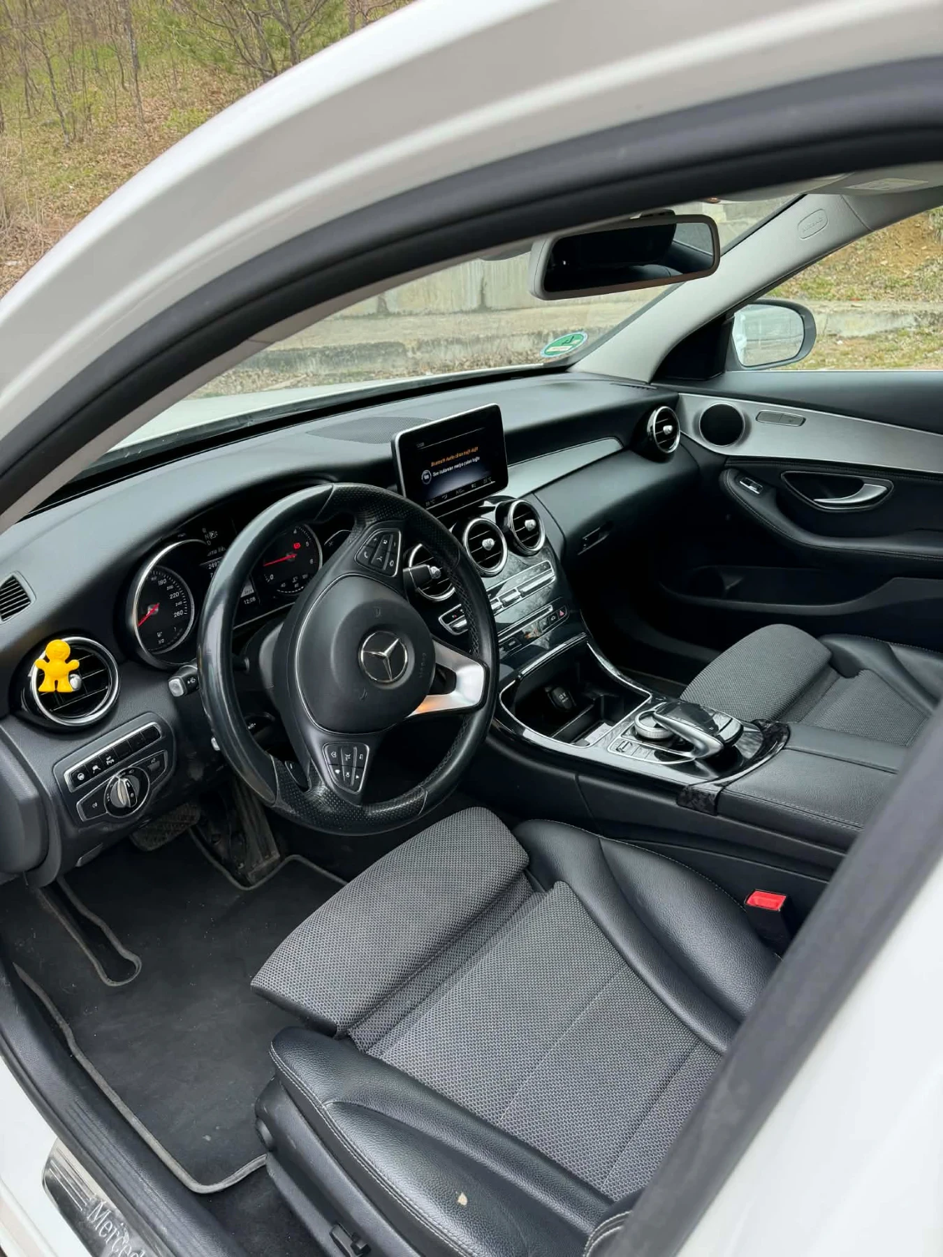 Mercedes-Benz C 220, снимка 6 - Автомобили и джипове - 54490793