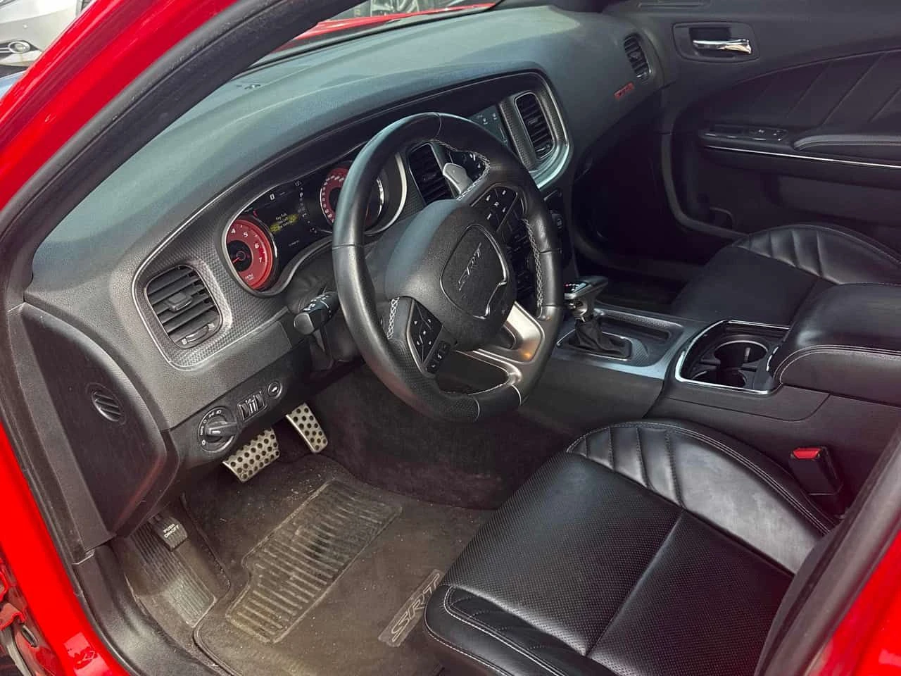 Dodge Charger SRT Hellcat  CARFAX, снимка 5 - Автомобили и джипове - 54641692