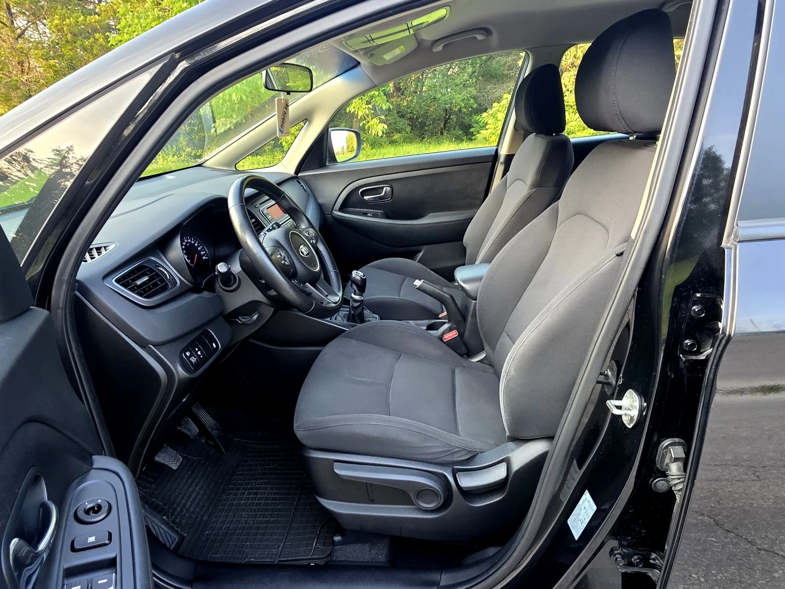 Kia Carens Сервизна история , снимка 10 - Автомобили и джипове - 54749098