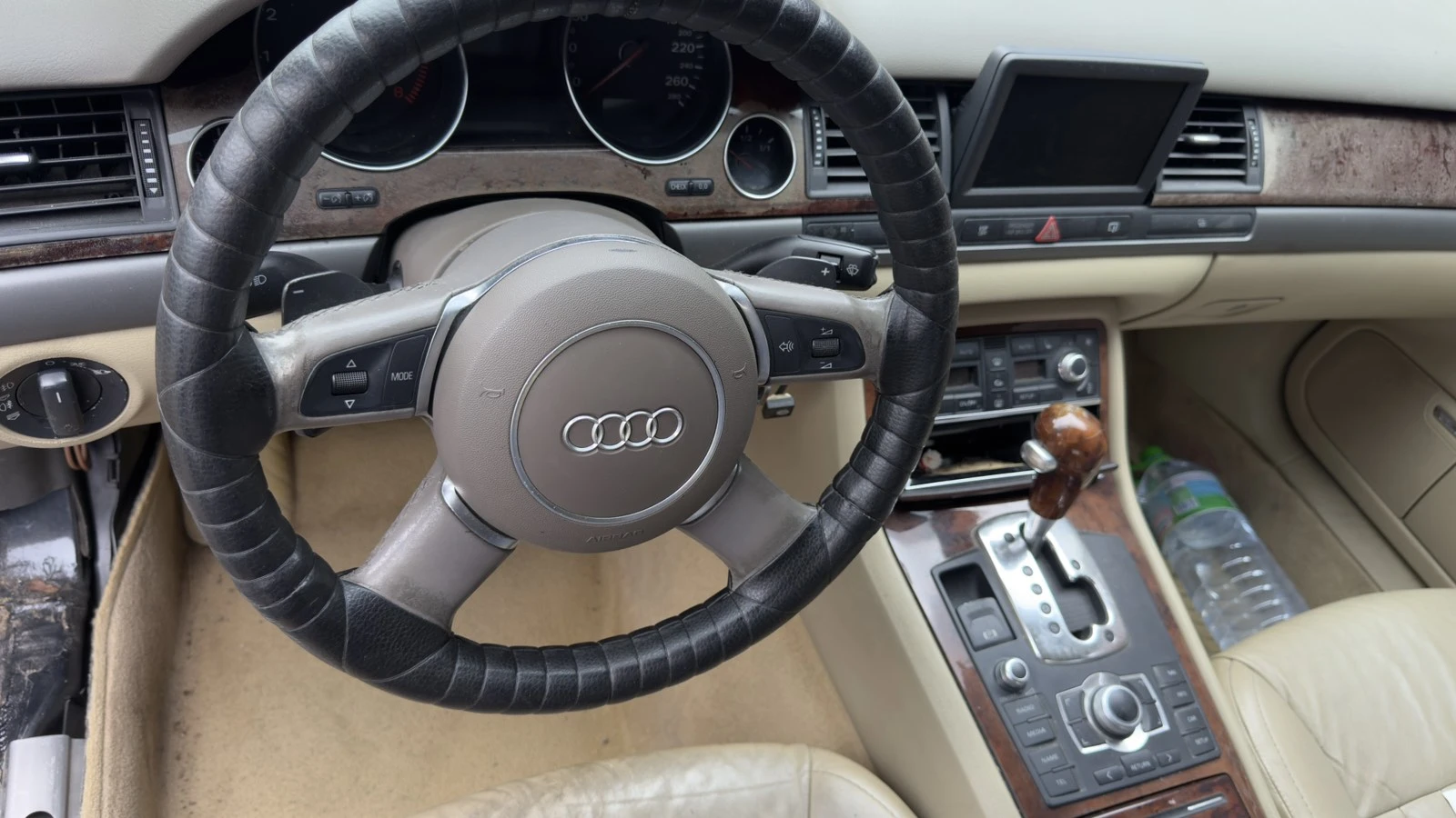Audi A8, снимка 5 - Автомобили и джипове - 54957300