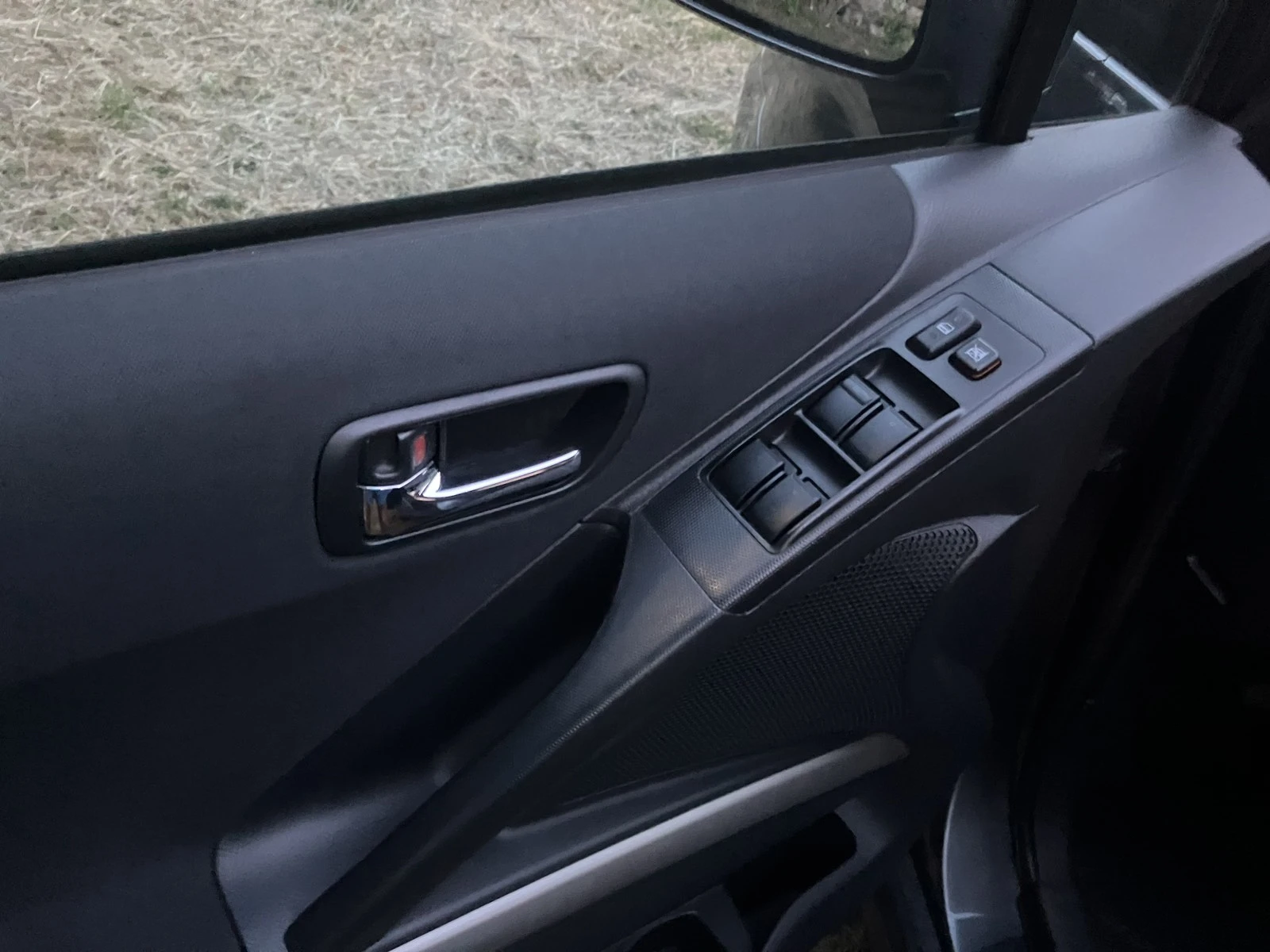 Toyota Corolla verso 2.2 D-4D (136 Hp) DPF, снимка 10 - Автомобили и джипове - 55105864