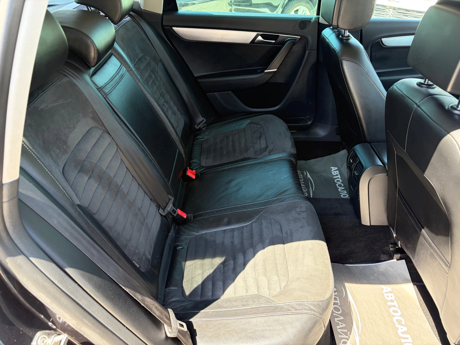 VW Passat HIGHLINE 2.0TDI-140 DSG, снимка 12 - Автомобили и джипове - 55500677
