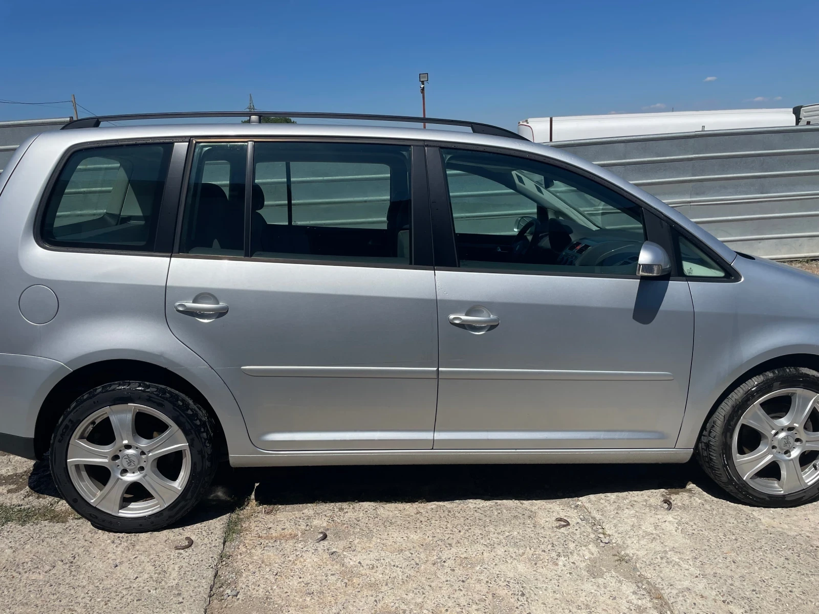 VW Touran ТСИ, снимка 3 - Автомобили и джипове - 55742122