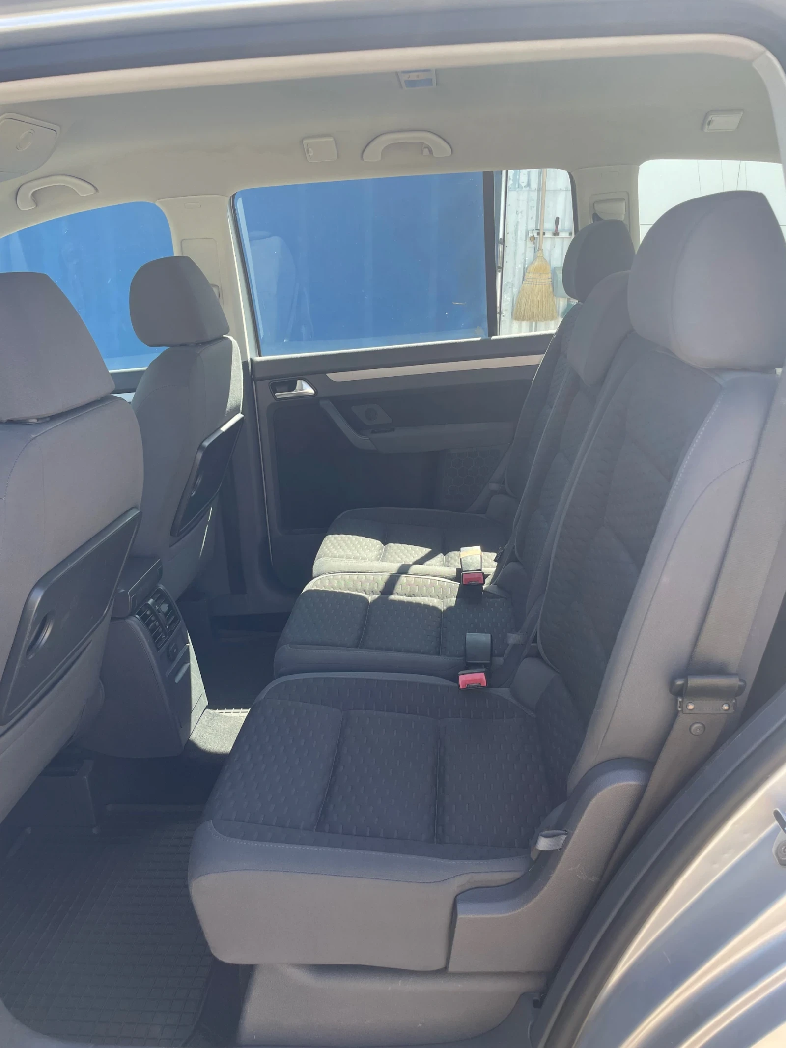 VW Touran ТСИ, снимка 7 - Автомобили и джипове - 55742122