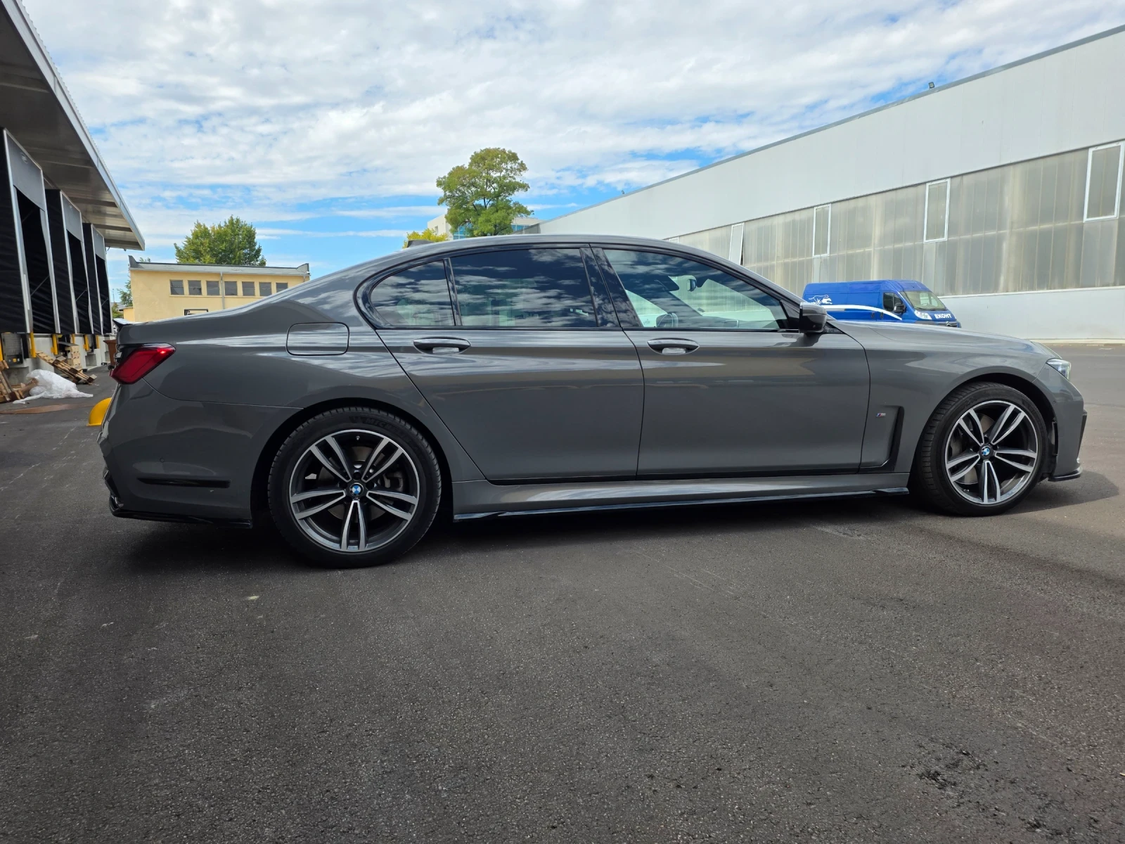 BMW 740, снимка 7 - Автомобили и джипове - 56057754