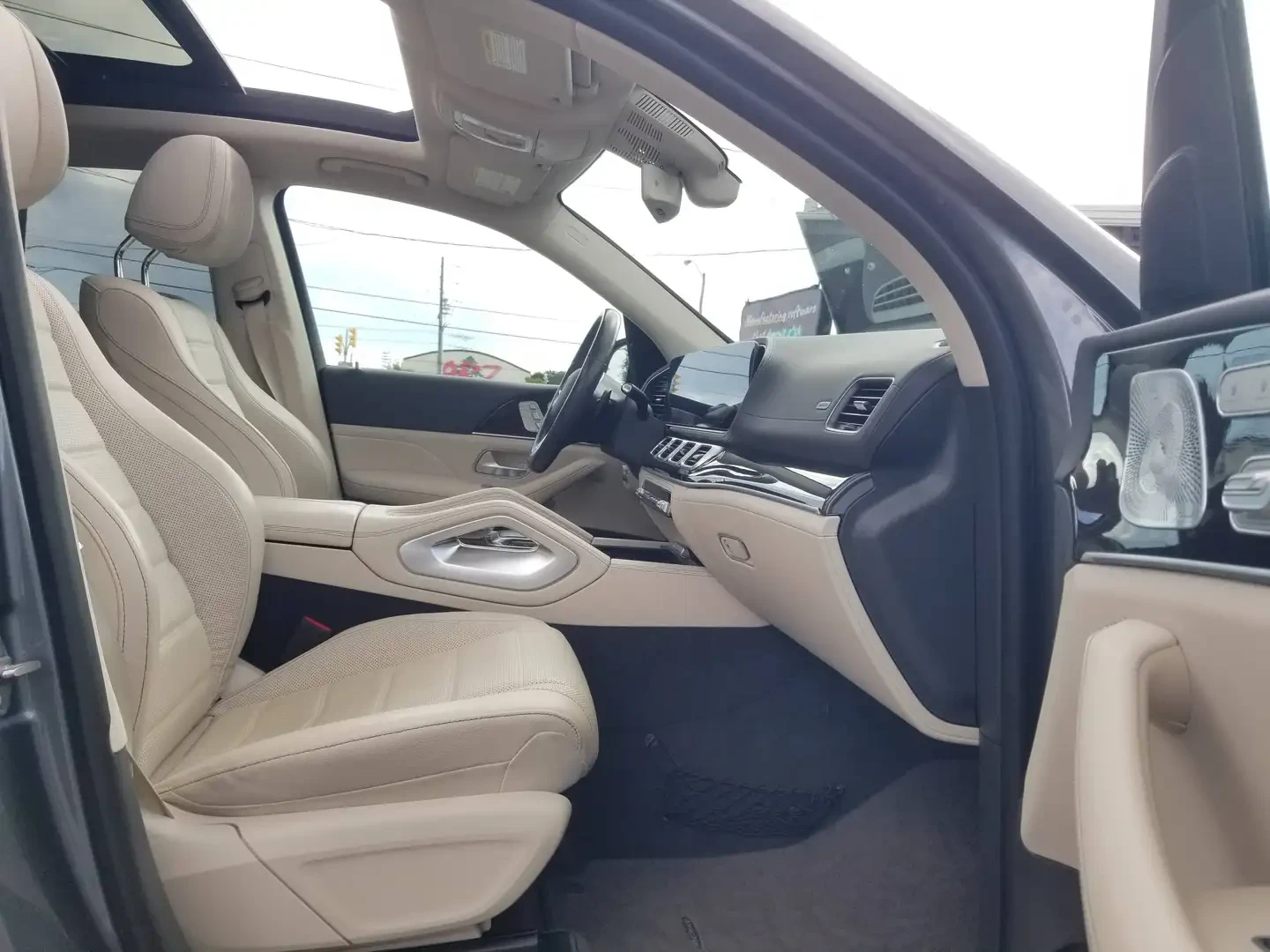 Mercedes-Benz GLE 450 AMG/NIGHT PKG/BURMESTER/HUD/ОБДУХ/МАСАЖ/ADAPTIVE/ , снимка 9 - Автомобили и джипове - 56181365