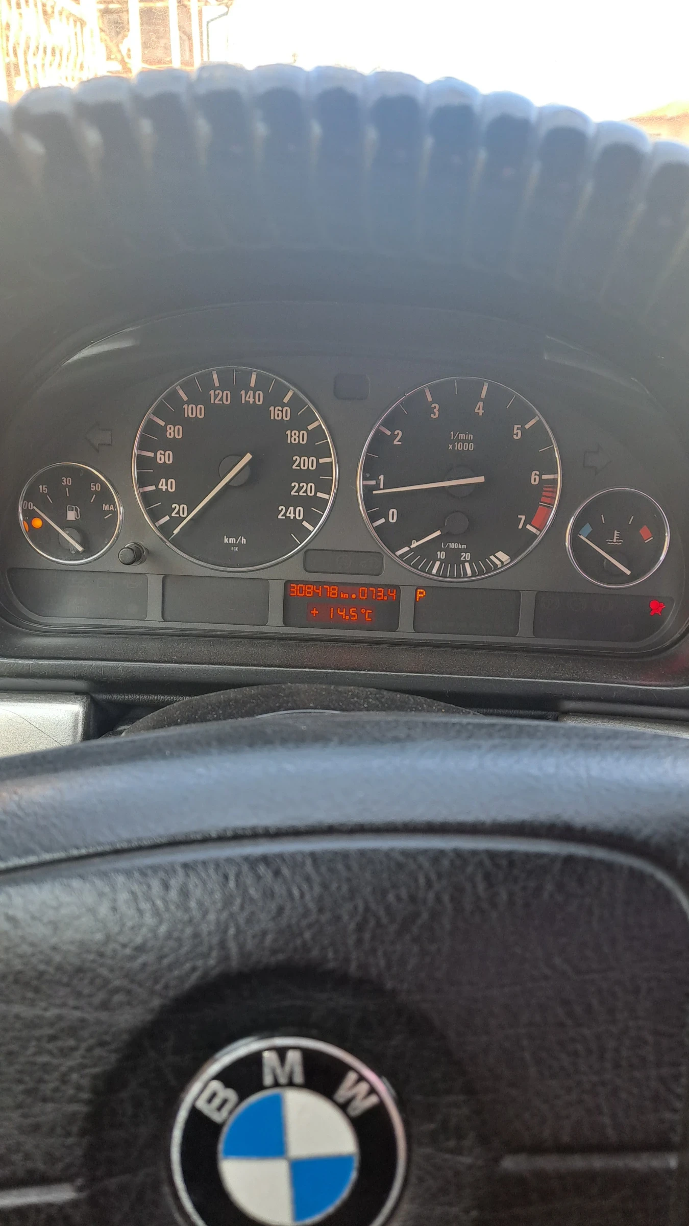 BMW 523, снимка 6 - Автомобили и джипове - 56440303