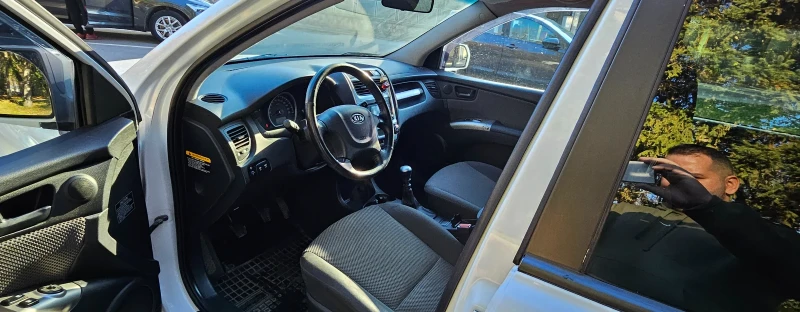Kia Sportage, снимка 9 - Автомобили и джипове - 52422946