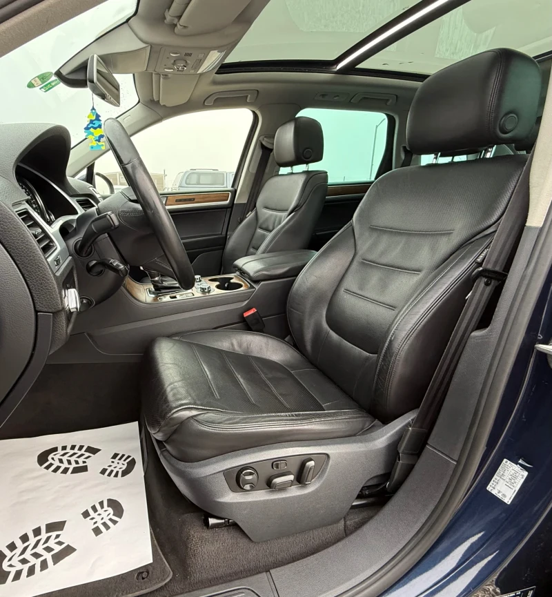 VW Touareg 3.0TDi 245кс * Обдухване* * 360камери* * Дистроник, снимка 12 - Автомобили и джипове - 52824207