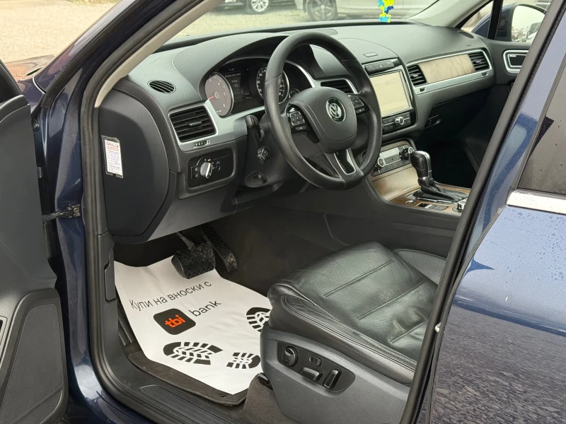 VW Touareg 3.0TDi 245кс * Обдухване* * 360камери* * Дистроник, снимка 9 - Автомобили и джипове - 52824207