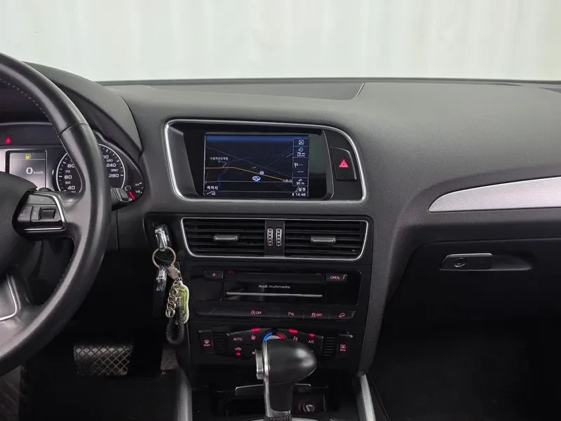 Audi Q5 2.0 TDI Quattro, снимка 14 - Автомобили и джипове - 55129968