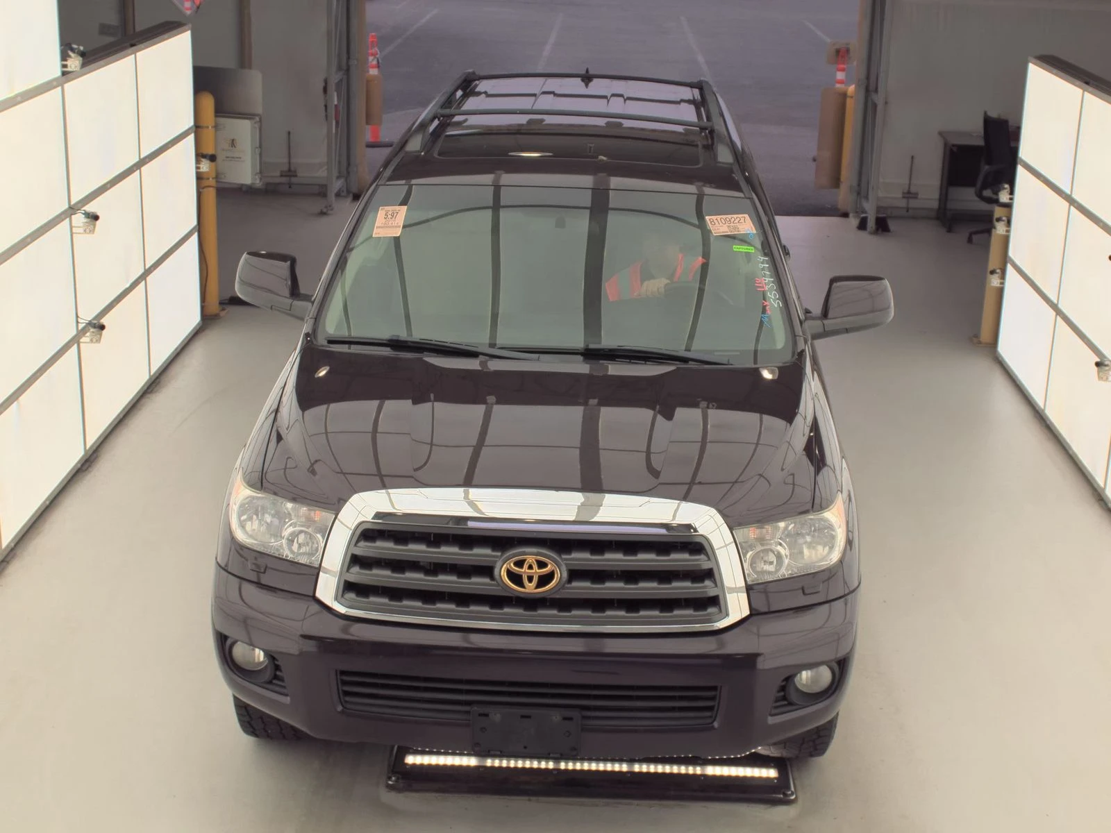 Toyota Sequoia 5.7* V8* ПОДГРЕВ* КАМЕРА* КЕЙЛЕС*  - изображение 5