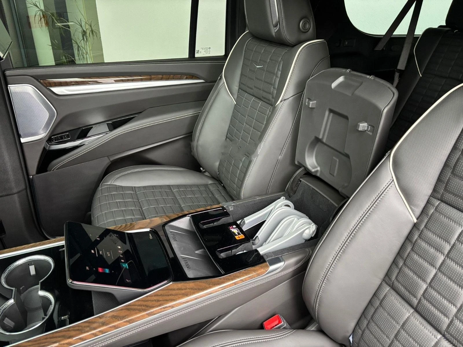 Cadillac Escalade 6.2 V8/LONG/NEW MODEL/S PLATINUM/EXECUTIVE LOUNGE/ | Mobile.bg   11