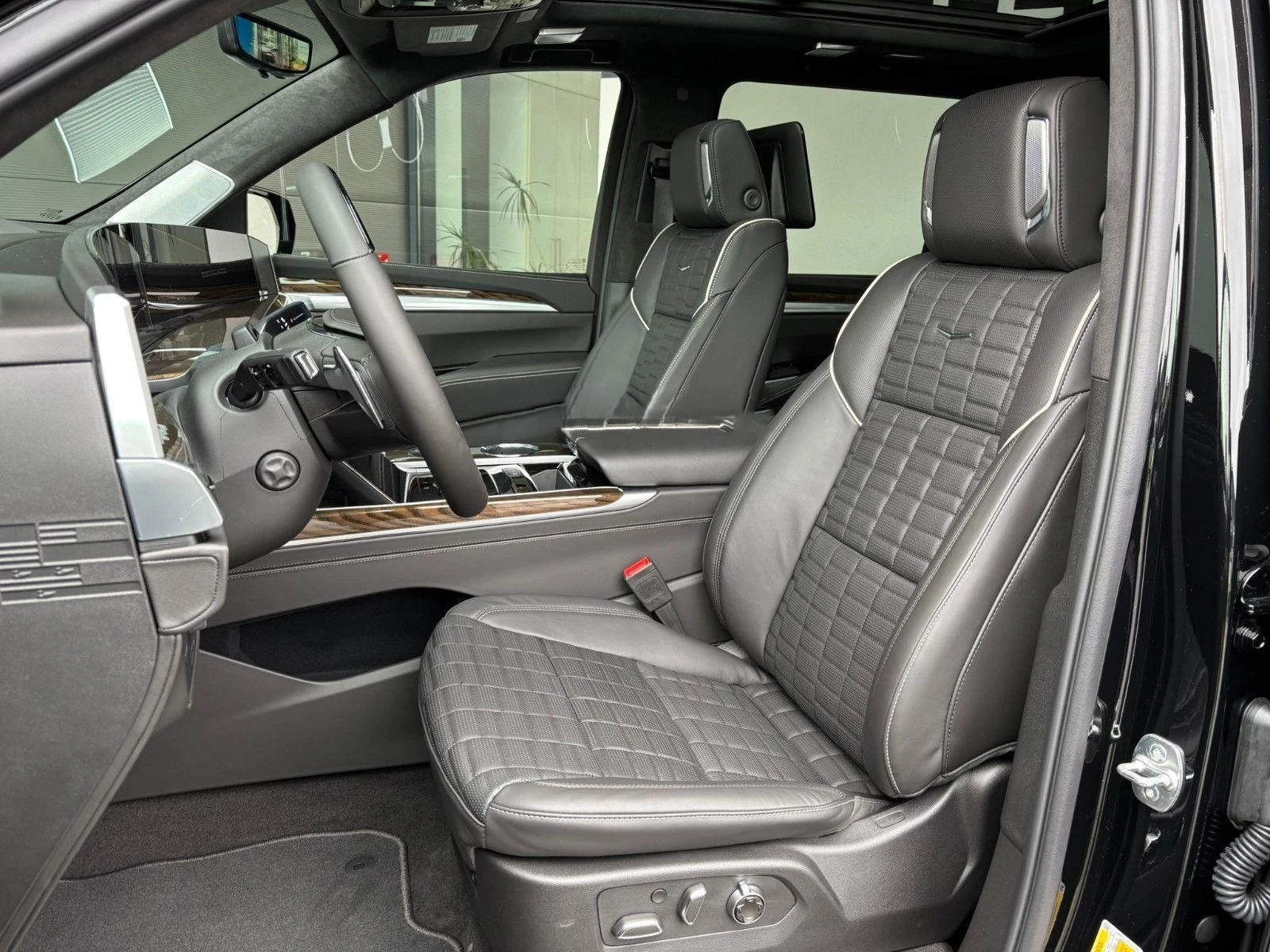 Cadillac Escalade 6.2 V8/LONG/NEW MODEL/S PLATINUM/EXECUTIVE LOUNGE/ - изображение 5